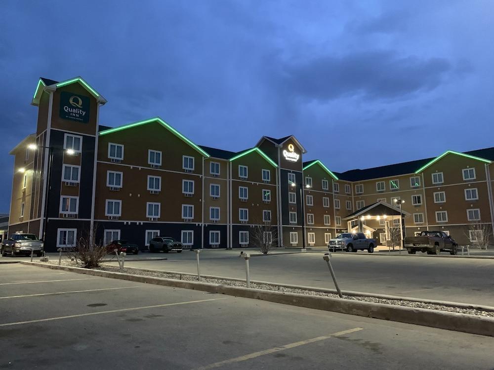 Quality Inn & Suites Estevan Exterior foto